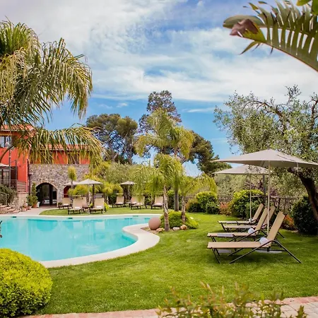 Leonardo Resort