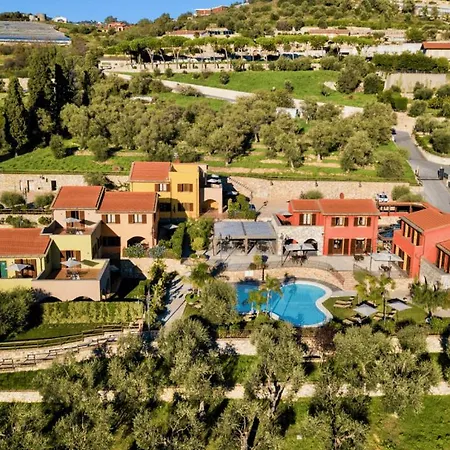Semesteranläggning (resort) Leonardo 3*