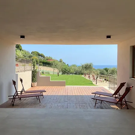 Leonardo 3* Imperia