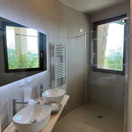Semesteranläggning (resort) Leonardo 3*