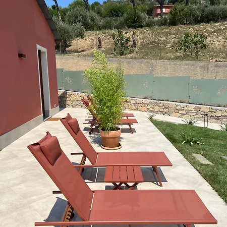 Semesteranläggning (resort) Leonardo 3*